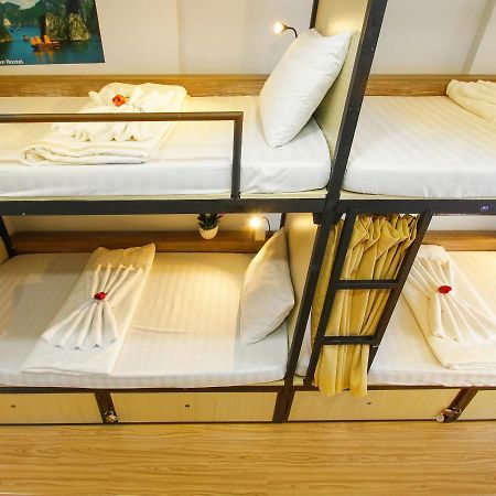 Home Away Home Hostel Хошимін Екстер'єр фото